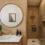 דירה Harlem - 2 Bedrooms & Office In Alvalade