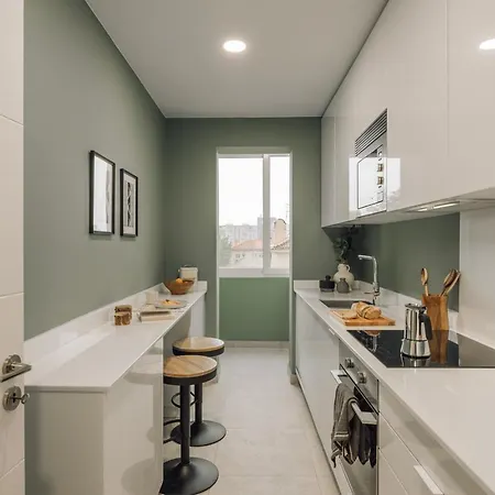 Harlem - 2 Bedrooms & Office In Alvalade *