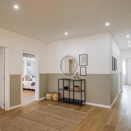 Harlem - 2 Bedrooms & Office In Alvalade 리스본