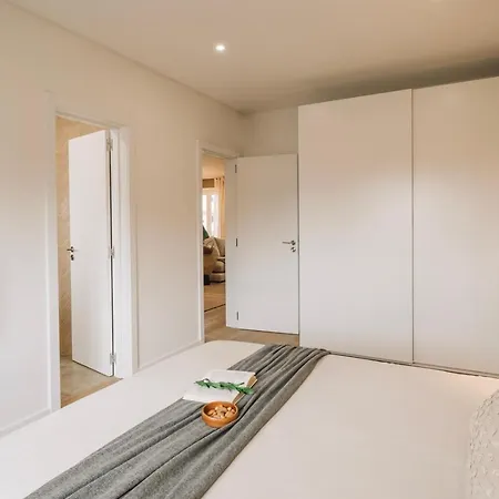 Harlem - 2 Bedrooms & Office In Alvalade *